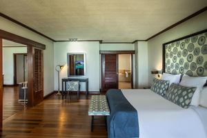 Paradis Beachcomber Golf Resort & Spa - 2-bedroom Senior Family suite Bachfront